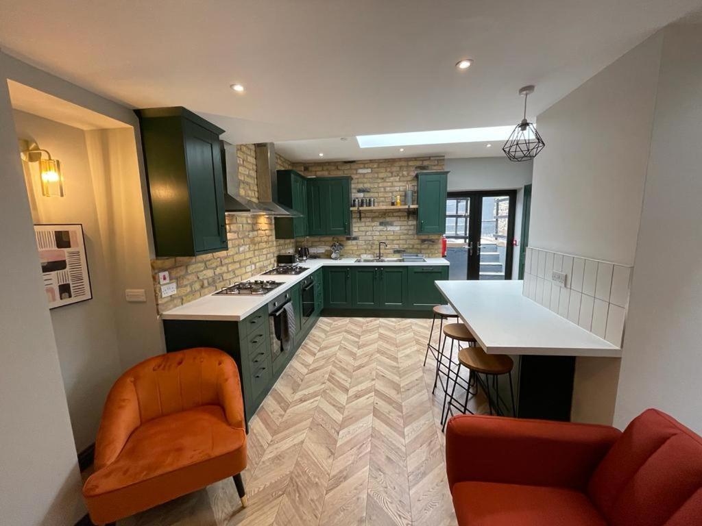 Mansel House - By Tifa Stays Swansea Bagian luar foto