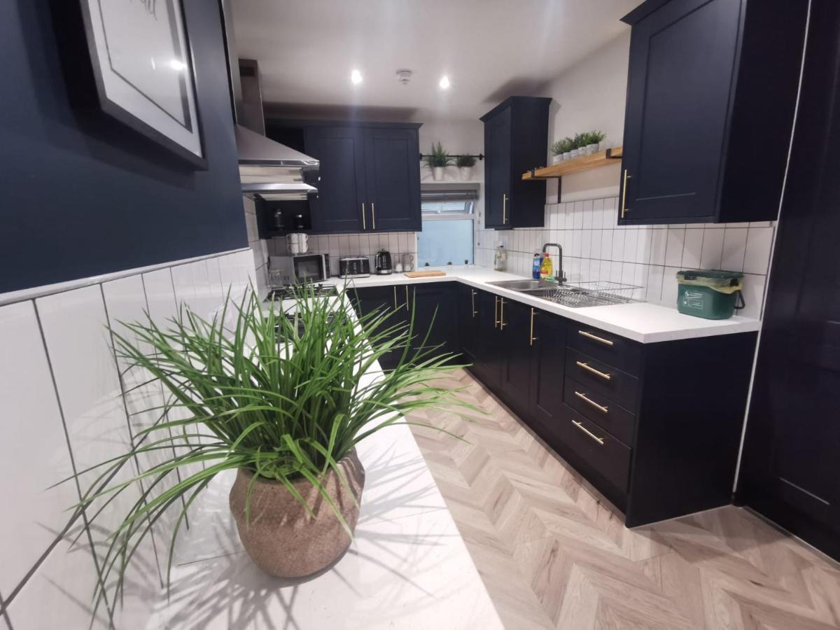 Mansel House - By Tifa Stays Swansea Bagian luar foto